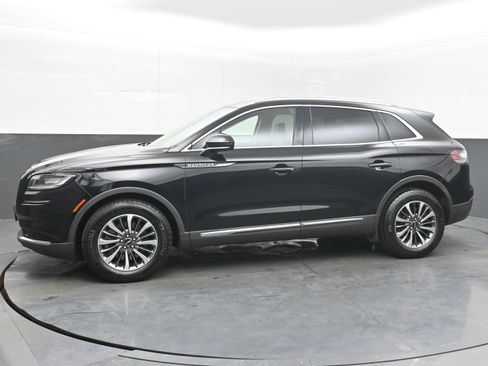 Used 2023 Lincoln Nautilus AWD w/ Premium Package image 5