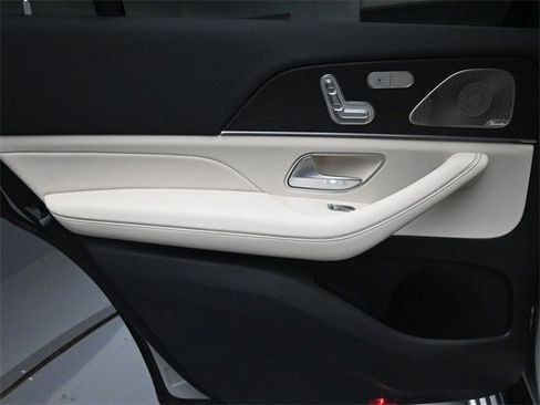 New 2026 Mercedes-Benz GLS 580 4MATIC image 23