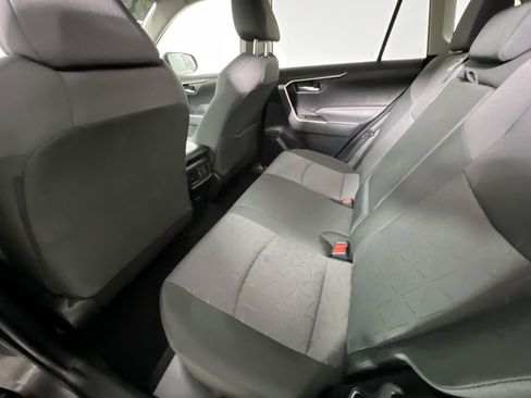 Used 2025 Toyota RAV4 XLE FWD image 29