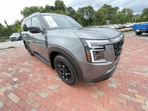 Used 2025 Nissan Armada PRO-4X w/ Pro-4X Premium Package AWD/4WD image 38