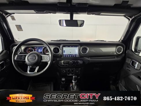 Used 2023 Jeep Wrangler Sahara image 28