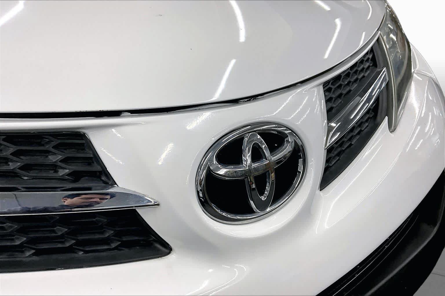 Used 2014 Toyota RAV4 XLE FWD image 29