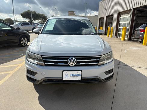 Used 2018 Volkswagen Tiguan S FWD image 3