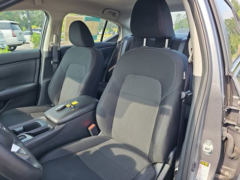 Used 2023 Nissan Sentra S FWD image 17