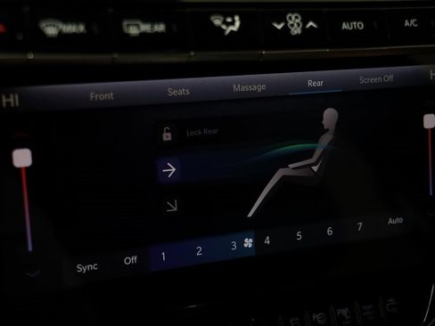 Used 2024 Jeep Grand Wagoneer L Series III image 12