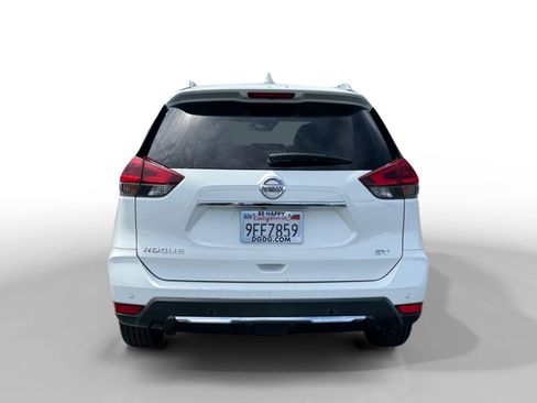 Used 2020 Nissan Rogue SV image 4