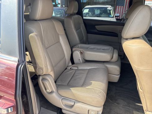 Used 2011 Honda Odyssey EX-L image 18