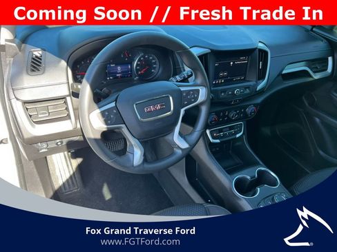 Used 2022 GMC Terrain SLE w/ Driver Convenience Package FWD image 14