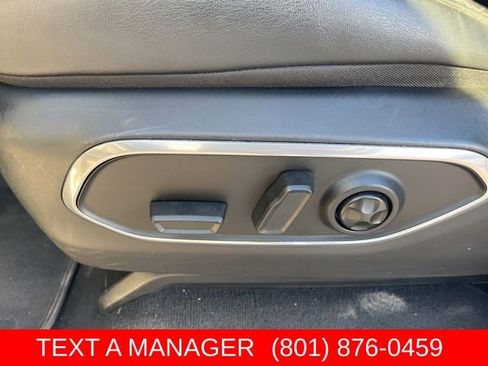 Used 2024 Jeep Wagoneer L Series II w/ Flexible Seating Group AWD/4WD image 15