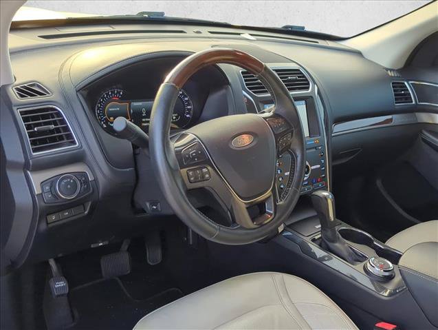 Used 2019 Ford Explorer Platinum AWD/4WD image 9