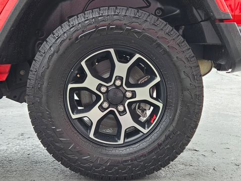 Used 2023 Jeep Wrangler Unlimited Rubicon w/ Steel Bumper Group image 29