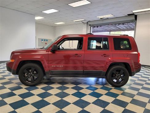 Used 2012 Jeep Patriot Latitude w/ Altitude Pkg image 4