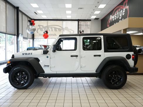 Used 2023 Jeep Wrangler Unlimited w/ Cold Weather Group AWD/4WD image 3
