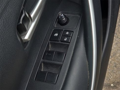 Certified 2024 Toyota Corolla SE image 18