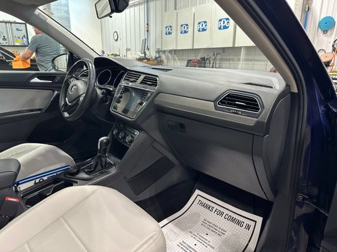 Used 2021 Volkswagen Tiguan SE w/ Panoramic Sunroof Package AWD/4WD image 36