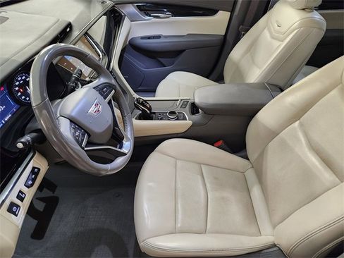 Used 2021 Cadillac XT6 Premium Luxury image 14