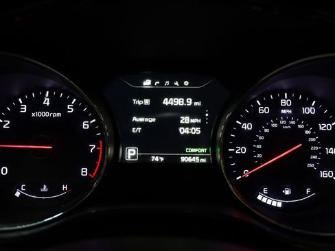 Used 2016 Kia Sedona SX FWD image 47