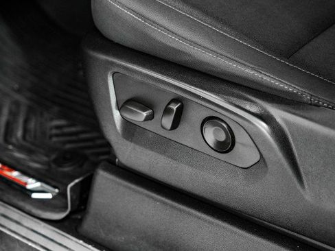 Used 2022 Chevrolet Silverado 1500 LT Trail Boss image 31