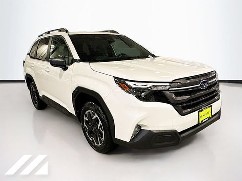 Used 2026 Subaru Forester Premium AWD/4WD image 3