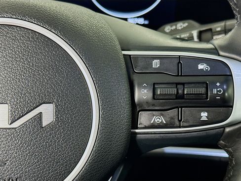 Used 2024 Kia Sportage SX image 14