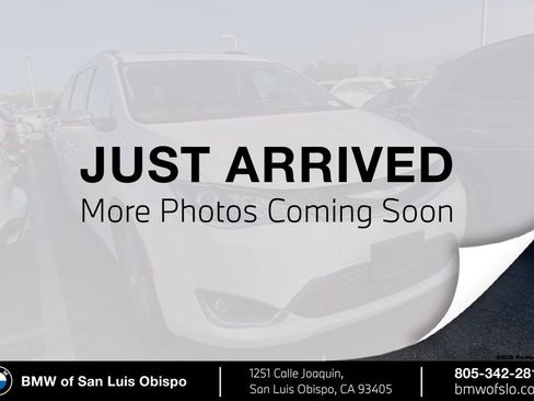 Used 2017 Chrysler Pacifica Limited FWD image 1