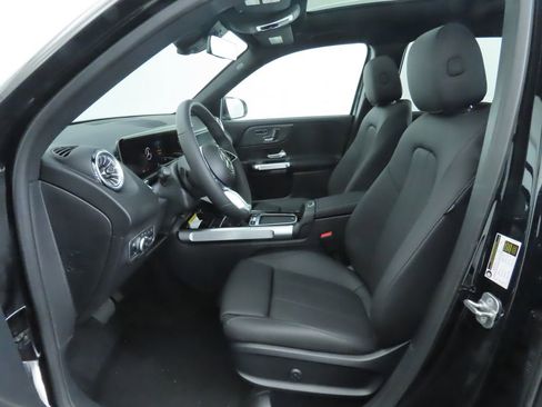 Certified 2025 Mercedes-Benz GLB 250 4MATIC image 19