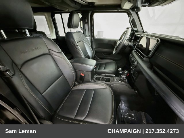 Used 2024 Jeep Wrangler Unlimited Sahara w/ Technology Group AWD/4WD image 26