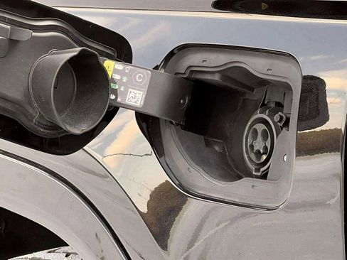 Used 2022 Jeep Grand Cherokee Overland image 11