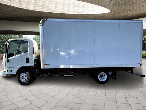 New 2025 Chevrolet Low Cab Forward image 6