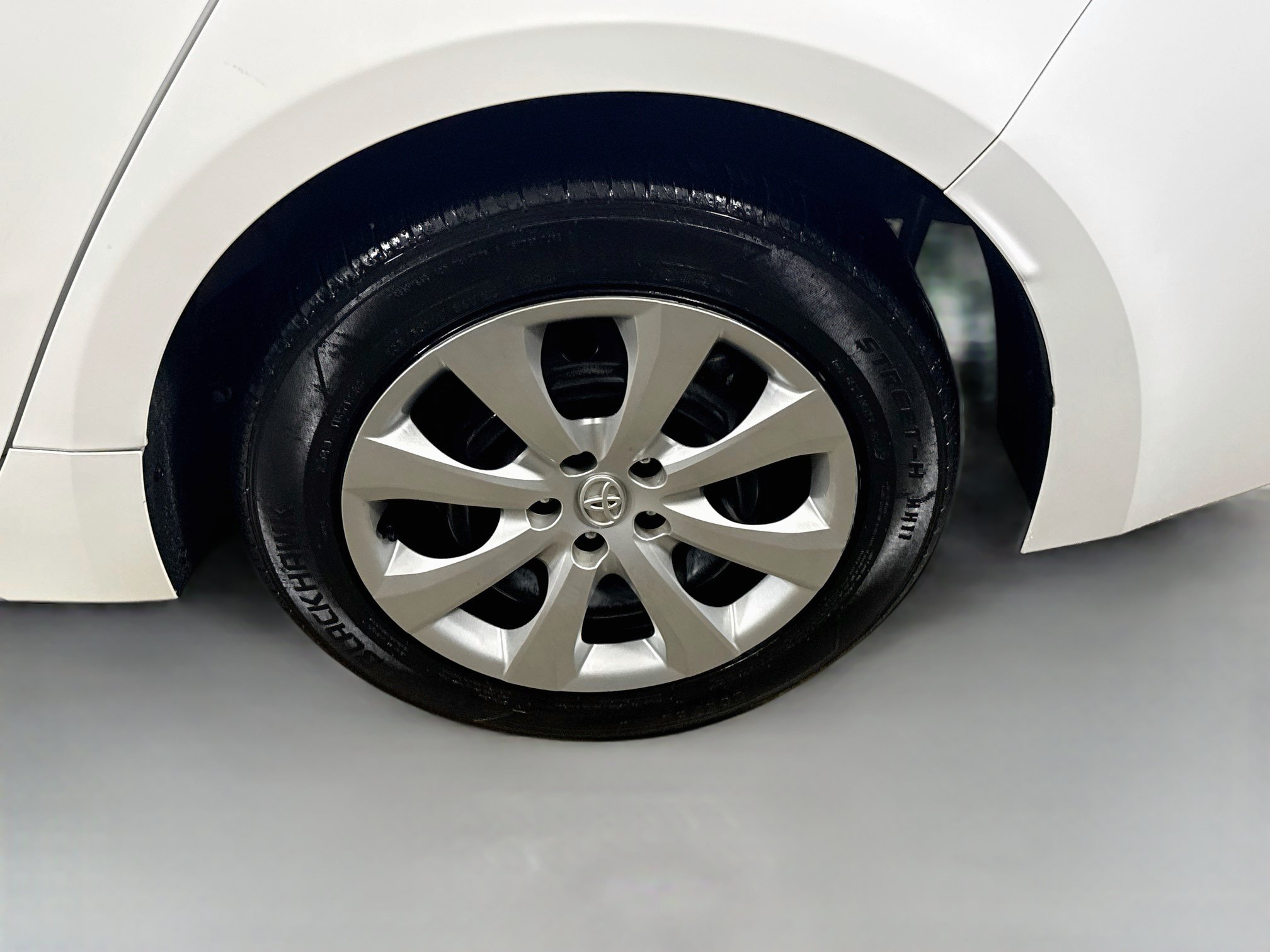 Certified 2024 Toyota Corolla LE FWD image 27