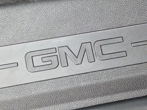 Used 2024 GMC Terrain SLT w/ Elevation Edition AWD/4WD image 21