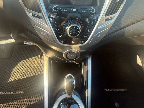 Used 2016 Hyundai Veloster w/ Option Group 02 image 21