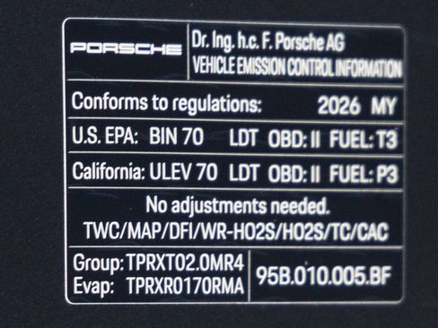 Certified 2026 Porsche Macan AWD/4WD image 38