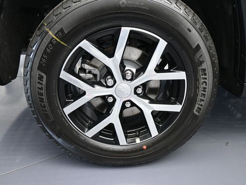 Used 2025 Jeep Grand Cherokee Limited image 41