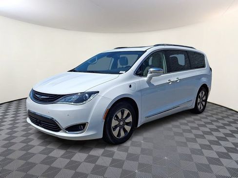 Used 2018 Chrysler Pacifica Limited w/ Advanced Safetytec Group FWD image 3