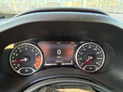 Used 2018 Jeep Renegade Trailhawk w/ Popular Equipment Group AWD/4WD image 2