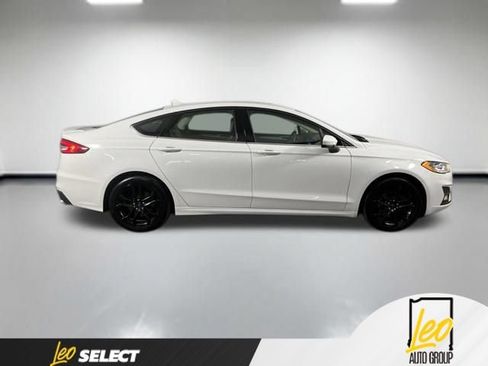 Used 2020 Ford Fusion SE w/ Equipment Group 151A FWD image 5
