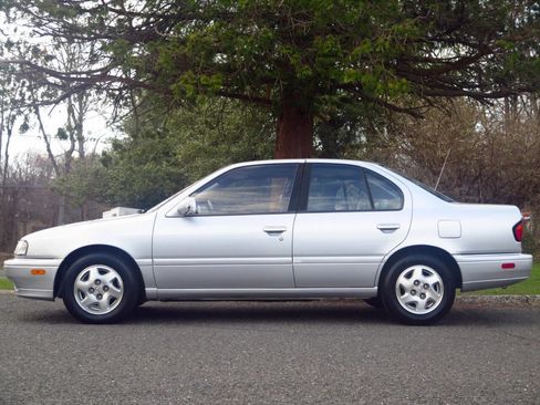 Used 1996 INFINITI G20 image 2