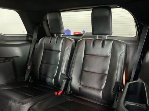 Certified 2019 Ford Explorer XLT w/ Equipment Group 202A image 17