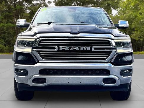 Used 2019 RAM 1500 Laramie AWD/4WD image 3