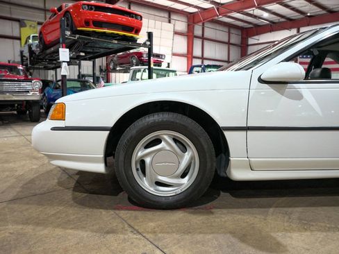 Used 1993 Ford Thunderbird Super RWD image 3