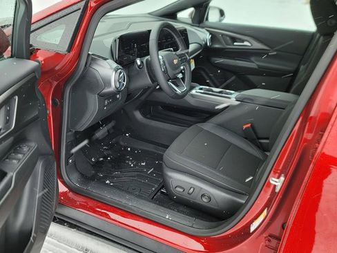 New 2026 Chevrolet Equinox EV LT image 18