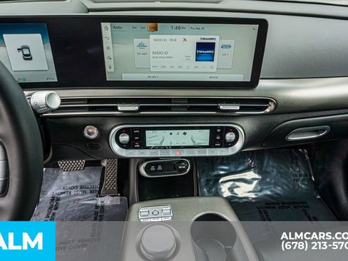 Used 2025 Genesis GV60 RWD image 41