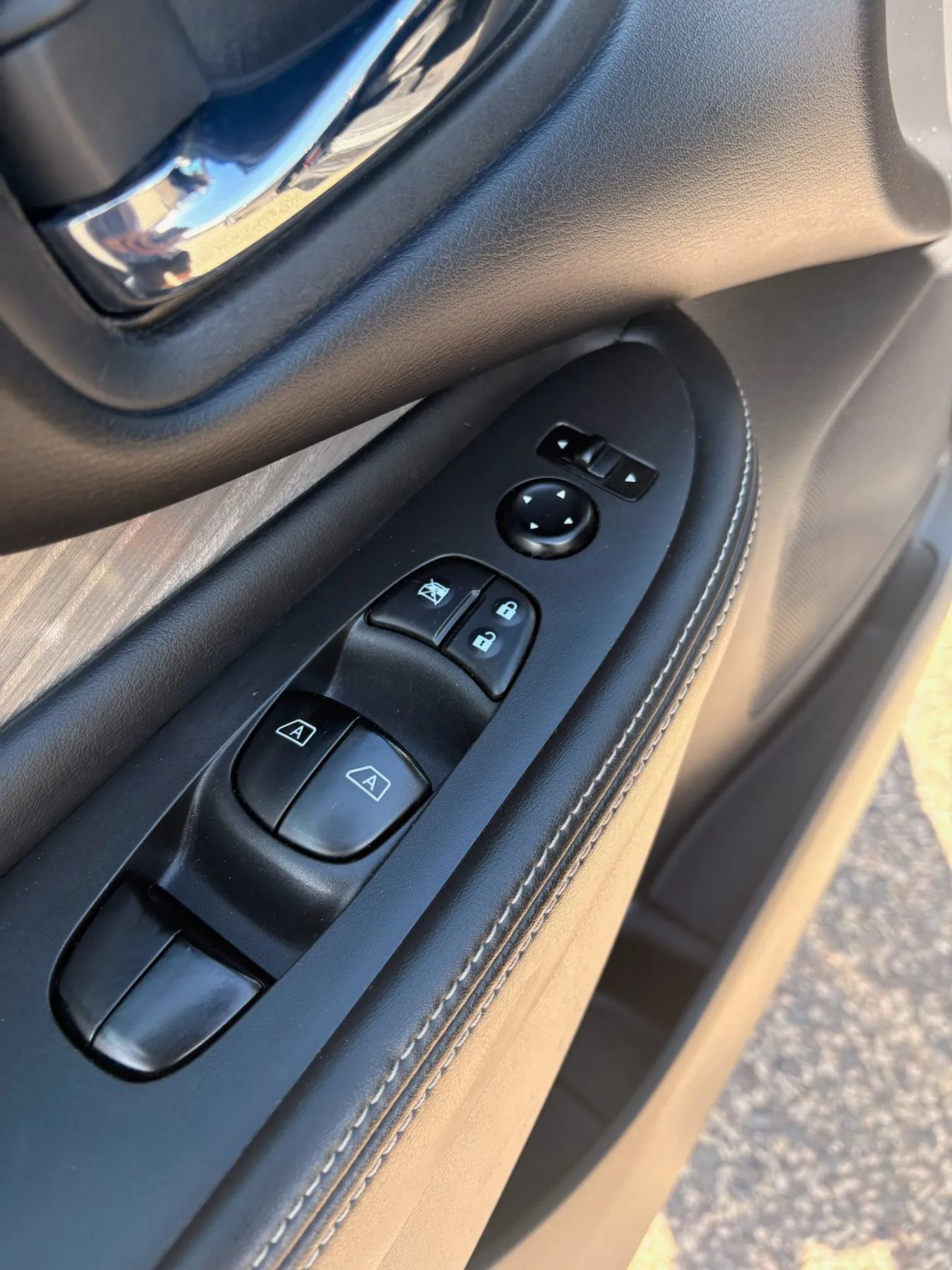 Used 2015 Nissan Murano S AWD/4WD image 11