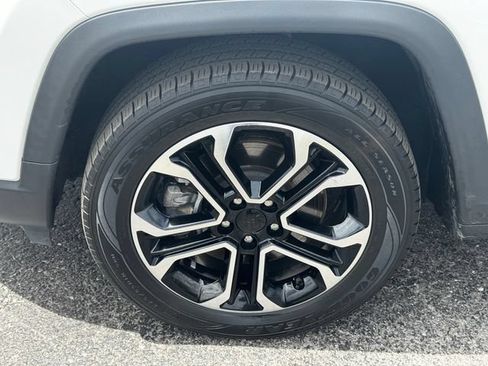 Certified 2024 Jeep Compass Limited AWD/4WD image 10