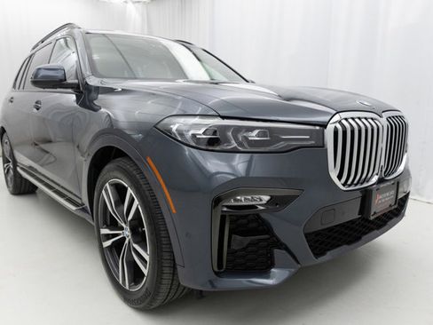 Used 2021 BMW X7 xDrive40i w/ M Sport Package AWD/4WD image 31