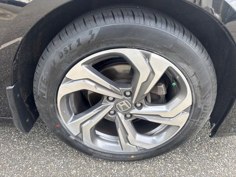 Used 2018 Honda Accord EX-L image 10