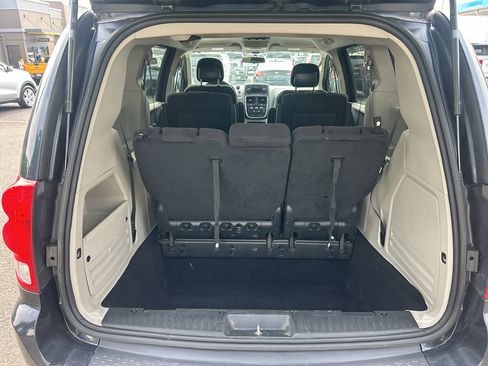 Used 2013 Dodge Grand Caravan SE FWD image 25