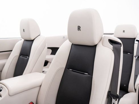 Certified 2018 Rolls-Royce Dawn RWD image 24