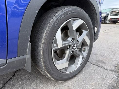 Used 2024 Hyundai Venue SEL image 31